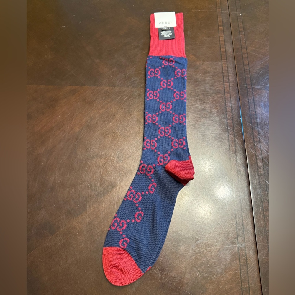 New Authentic Gucci GG Supreme Logo Navy Red Socks Size L - Picture 2 of 14